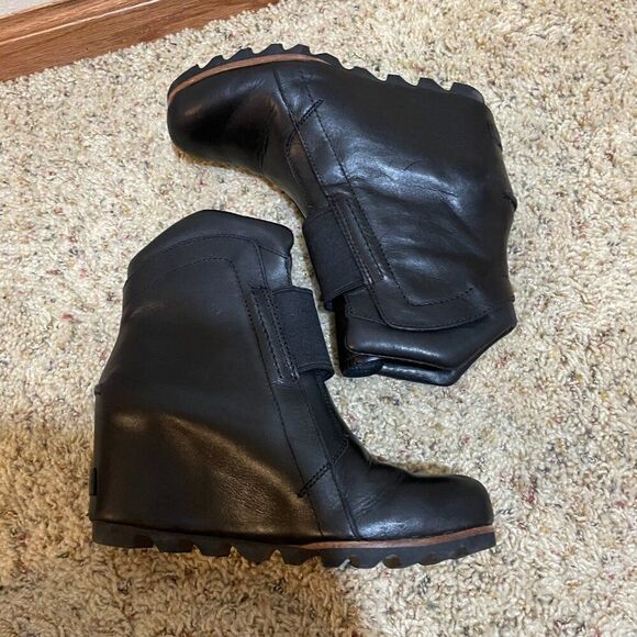 Sorel Size 7 Fiona Wedge Lux Leather Ankle Boots Black Pull On - Picture 7 of 16